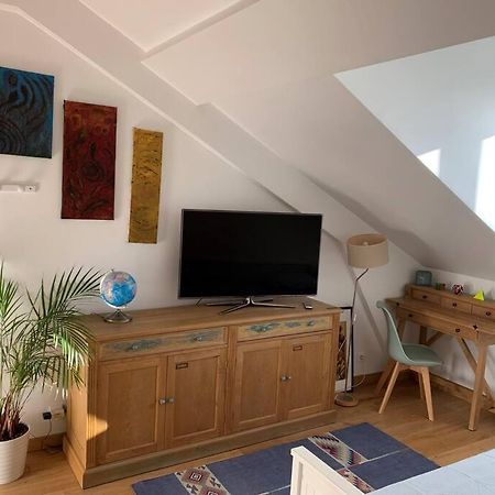 Charmant Studio A Proximite De La Gare Rer A Chatou Kültér fotó