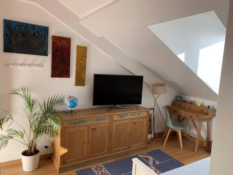 Charmant Studio A Proximite De La Gare Rer A Chatou Kültér fotó
